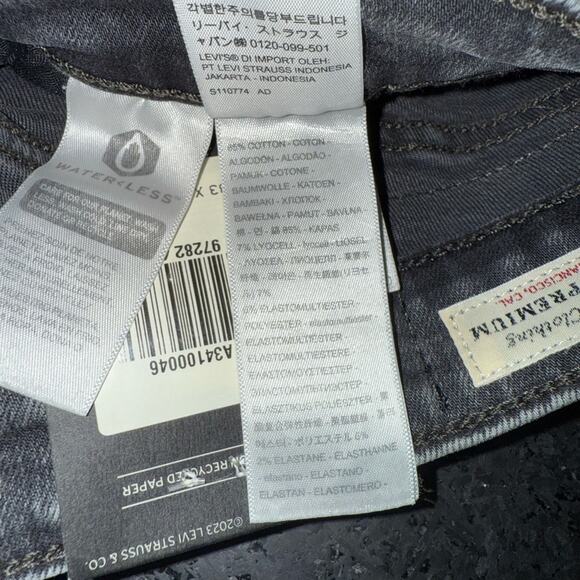 NEW LEVI’S HIGH RISE FLARE GREY BLACK STRETCH DENIM JEANS SZ 33x34 - Picture 14 of 14